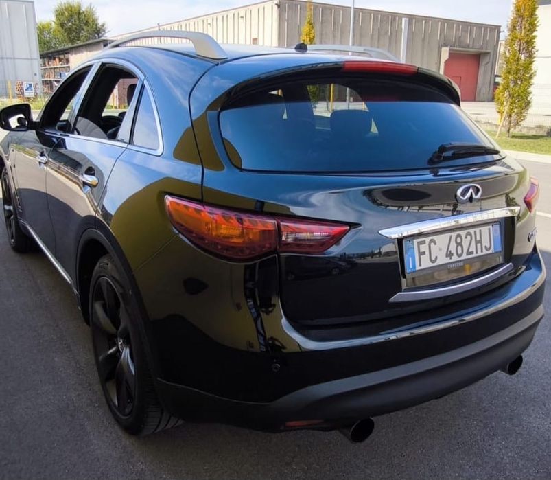 На части! Infiniti QX70 3.0D V9X Инфинити