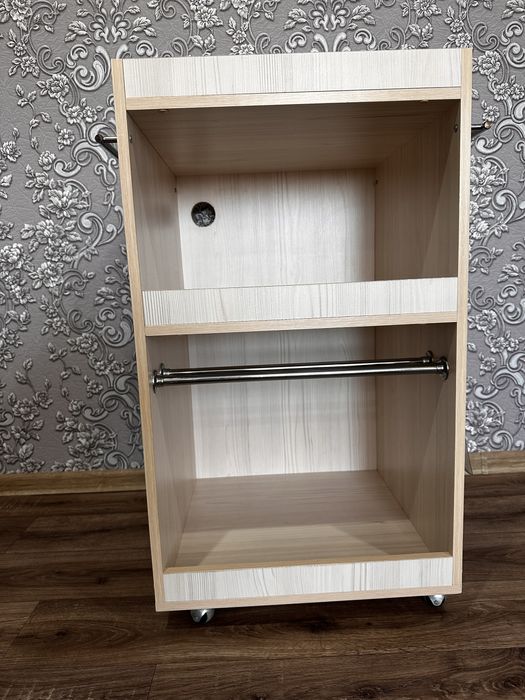 Продам косметологическую тумбу