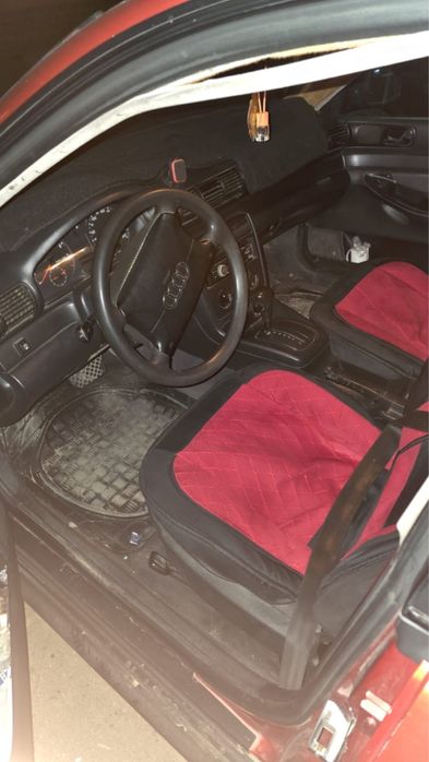 Автомобиль Ауди а4