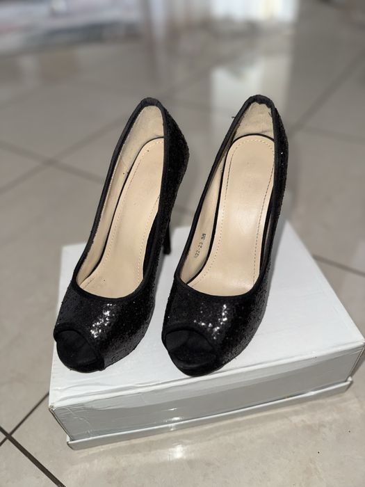 Pantofi decupați la vârf POEMA mărimea 36