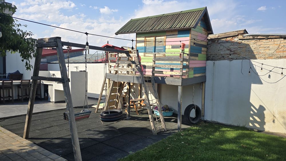 Casuta din lemn pentru copii