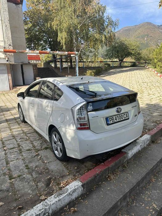 Toyota prius хибрид