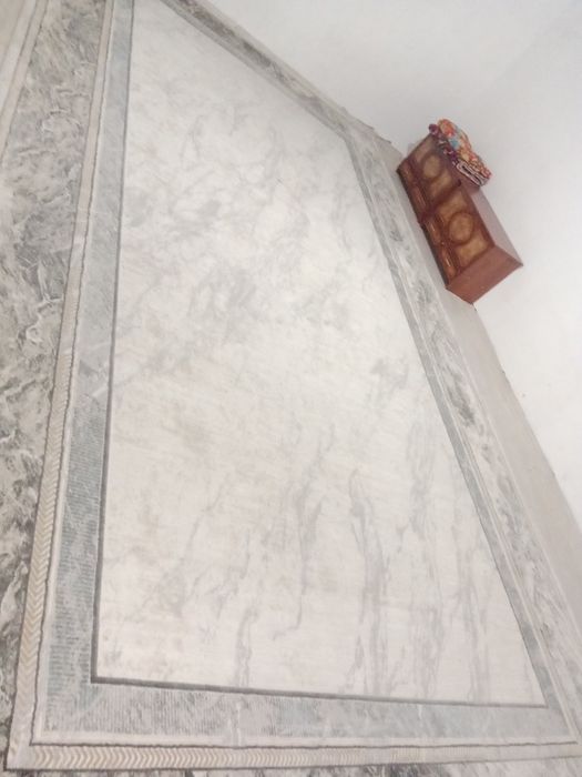 Продается Ковер 5,7 метр,потчти новый