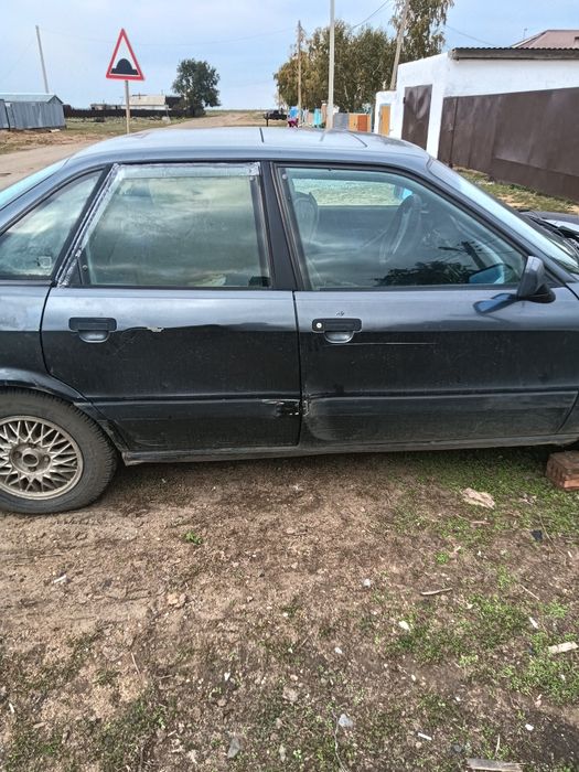 Автомобиль Ауди 80 Б3