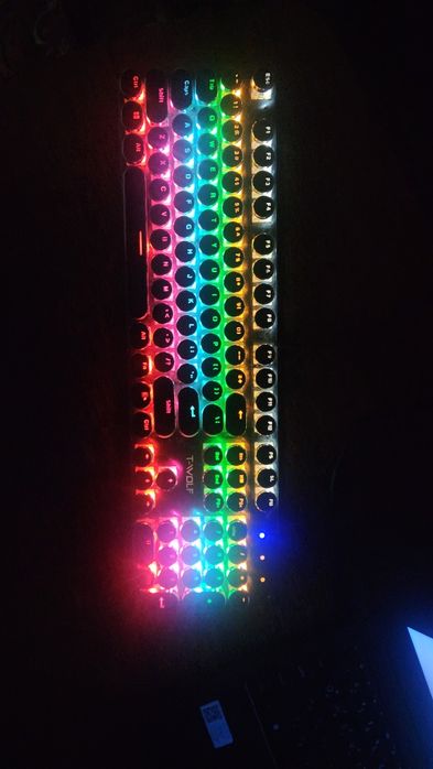 Механическая клавиатура T-WOLF T70 RGB, отличное состояние