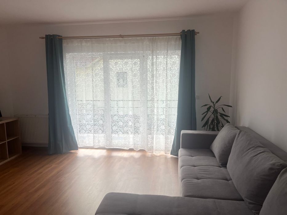 Inchiriez apartament Floresti