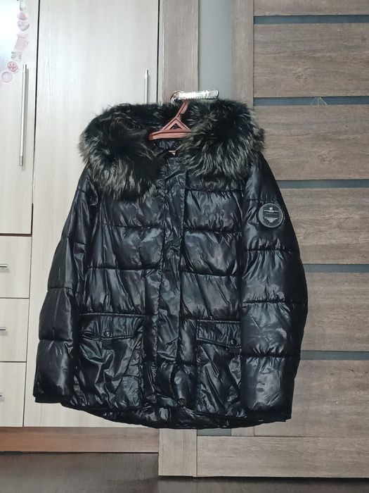 Продам зимнию куртку