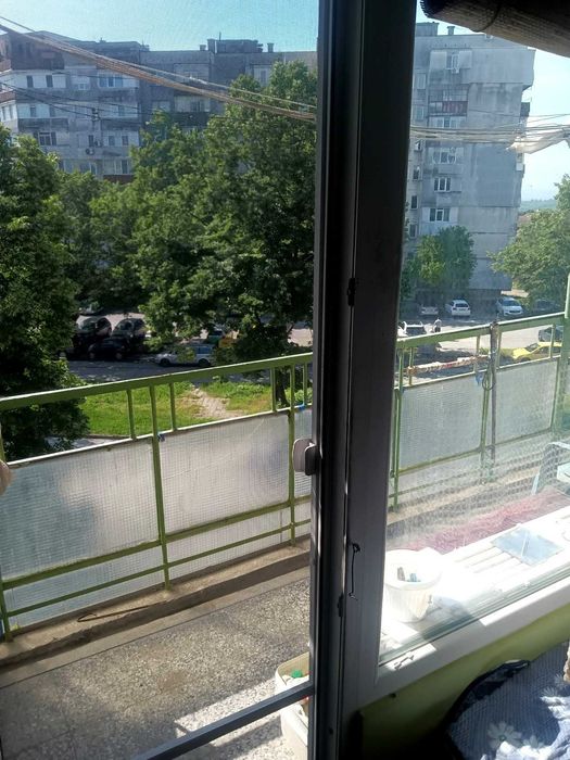 Двустаен обзаведен апартамент под наем Шумен Добруджански, 4 ет., чудесно място, БЕЗ БРОКЕРИ