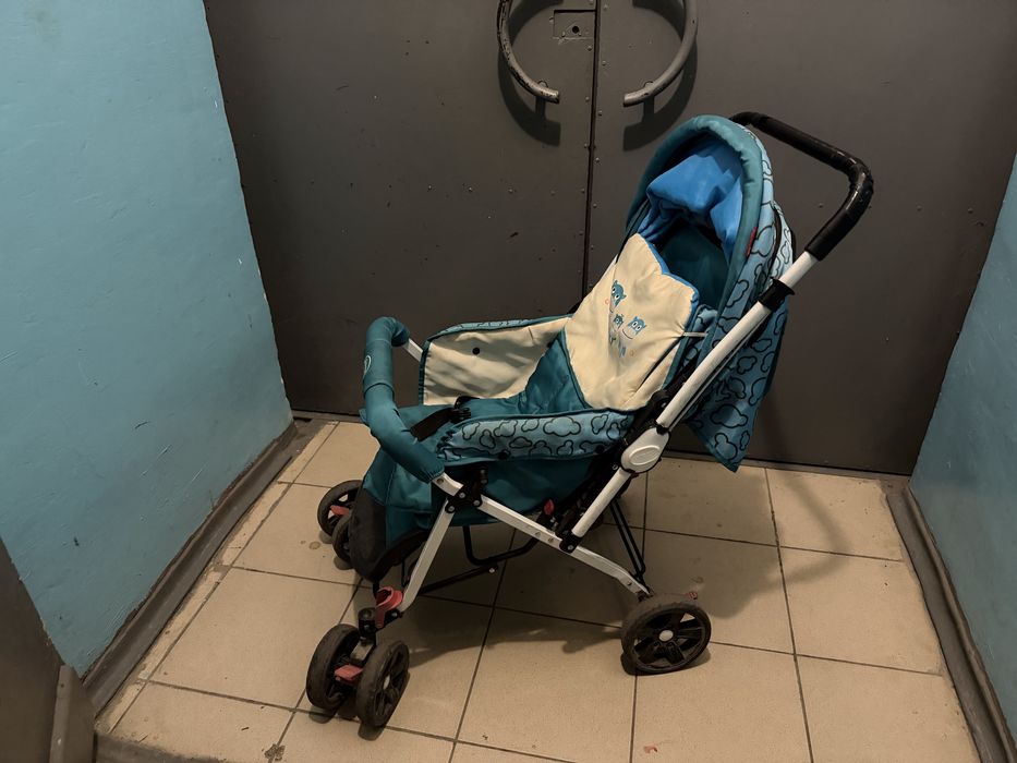 Продам коляску летняя/демисезонная