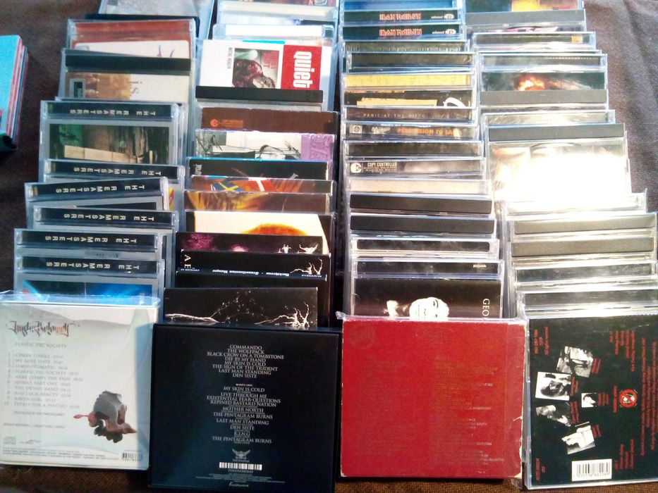 ОРИГИНАЛНИ,налични,безупречни!