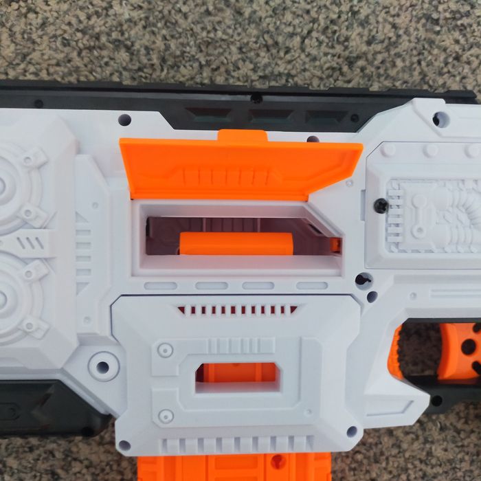 Pușcă de jucarie nouă.