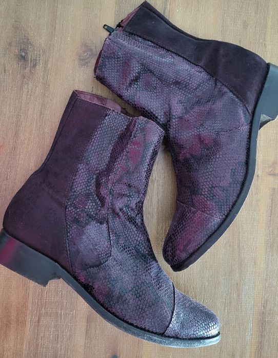 Ghete piele mov Italia