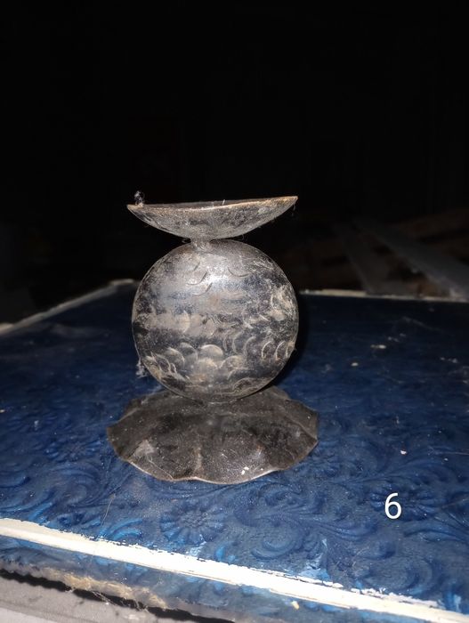 Ковани свещници.