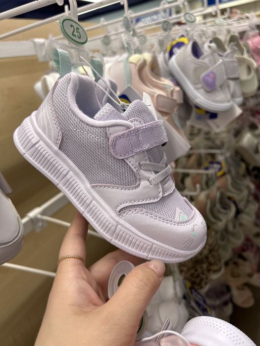 Продам обувь детскую