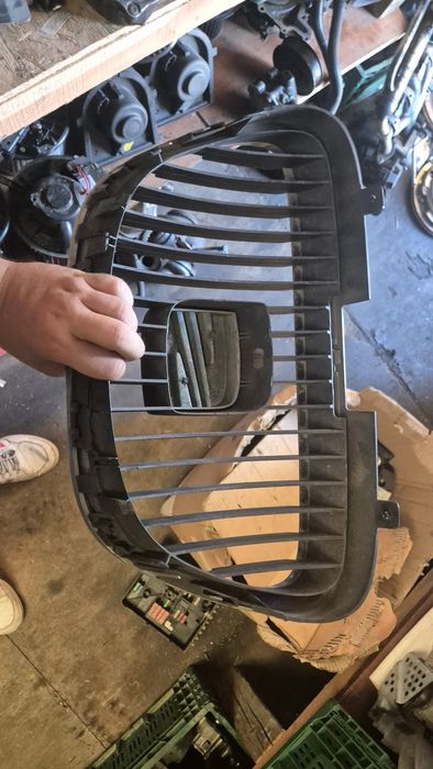 Оригинална Предна Решетка за Сеат Леон 1P 2006- 2012г