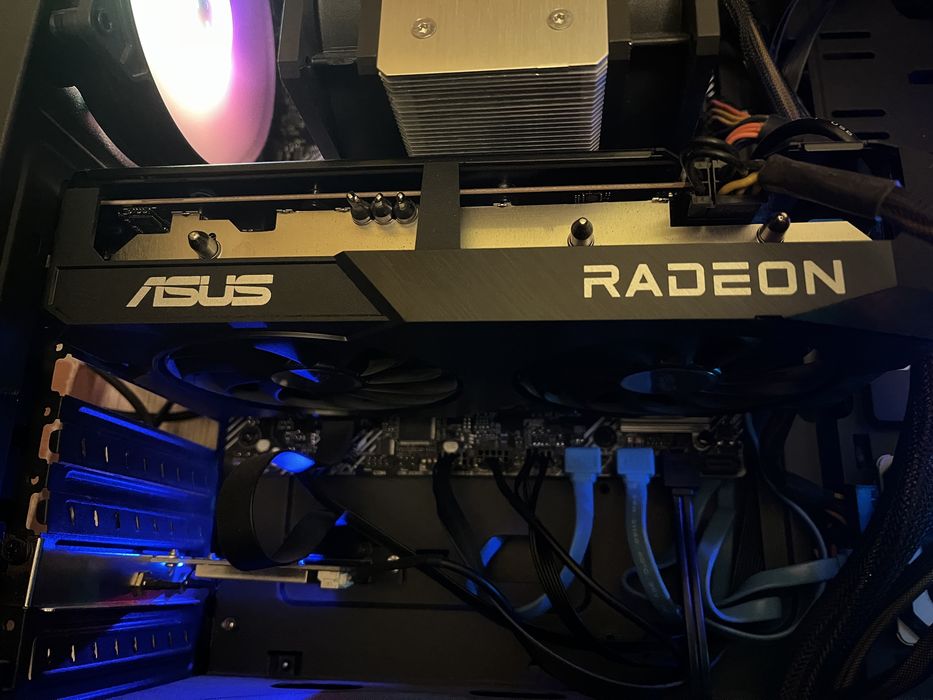 ASUS Radeon RX 6600 DUAL 8GB в гаранция до 2027