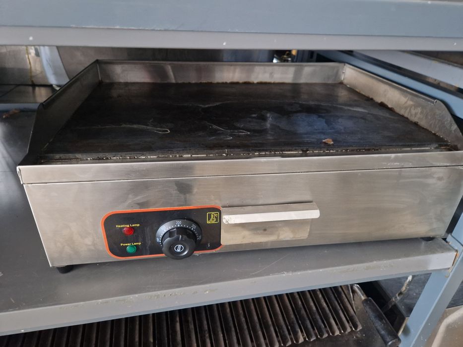 Grill electric sau gaz, de banc sau cu banc,