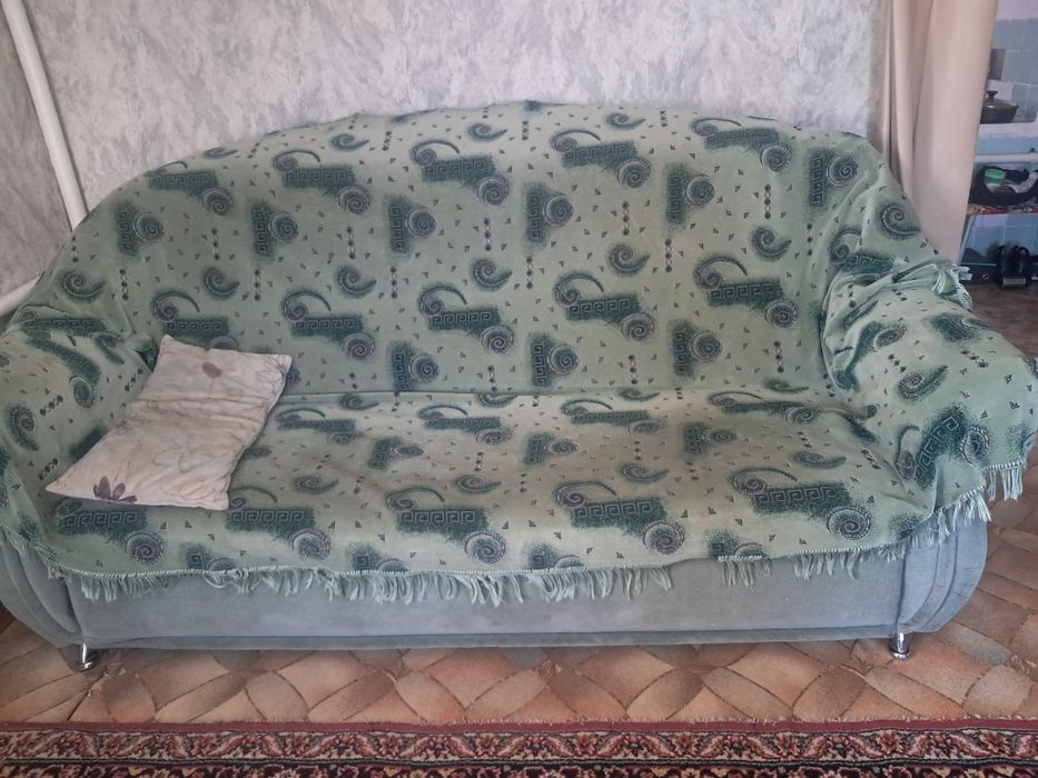 Продам диван в комплекте
