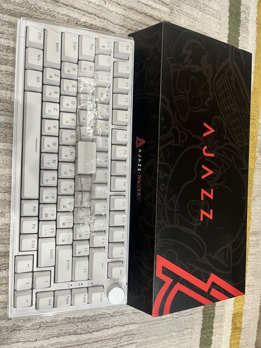 Продам клавиатуру Ajazz ak820
