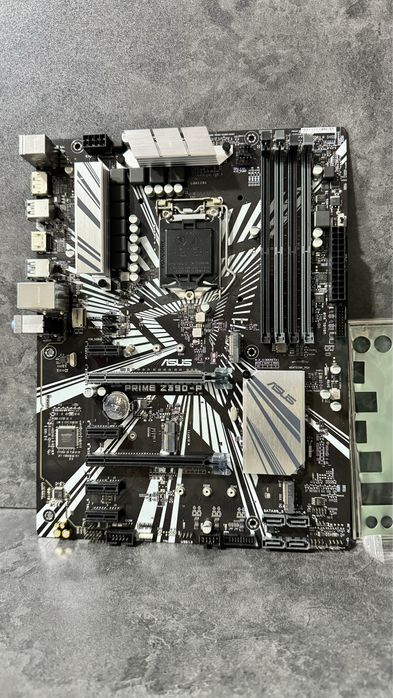 Asus Prime Z390 в идеальном состоянии