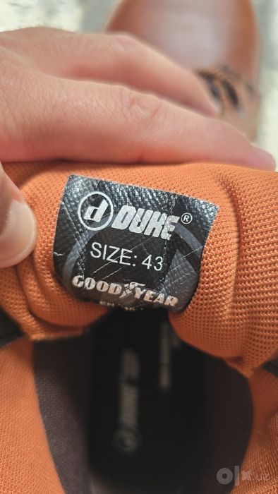 Продаются чисто кожаные, фирменные ботинки  DUKE.