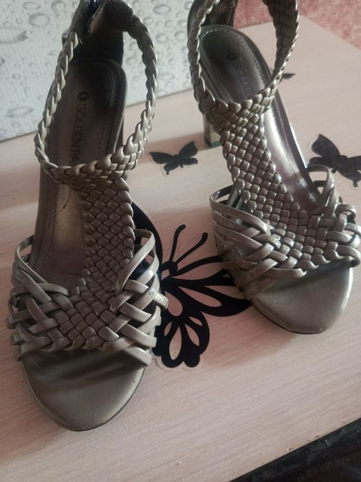 Продам женскую обувь