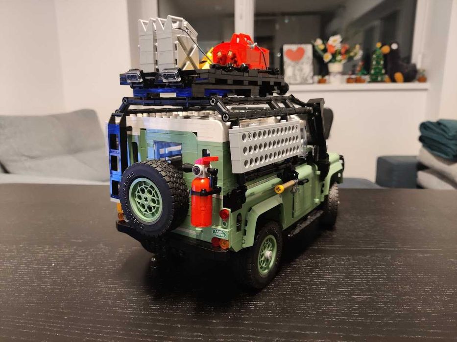Lego 10317 Land Rover Defender 90, Asamblat