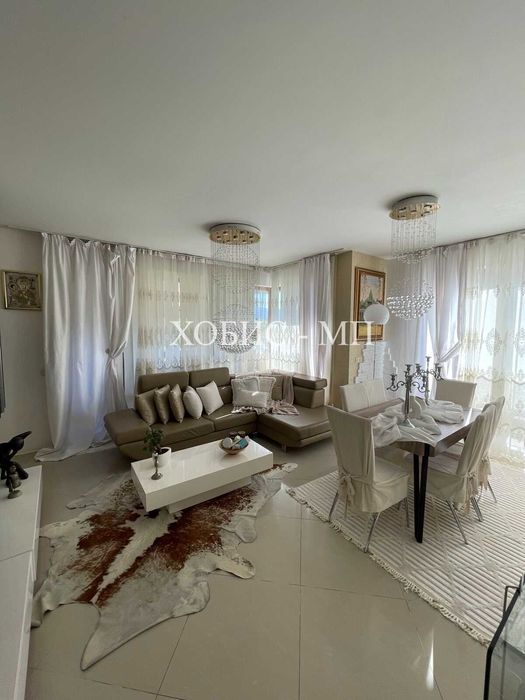 Продава се Тристаен апартамент в Пловдив, Център - 105 кв.м за 1858 €/кв.м - Снимка #2
