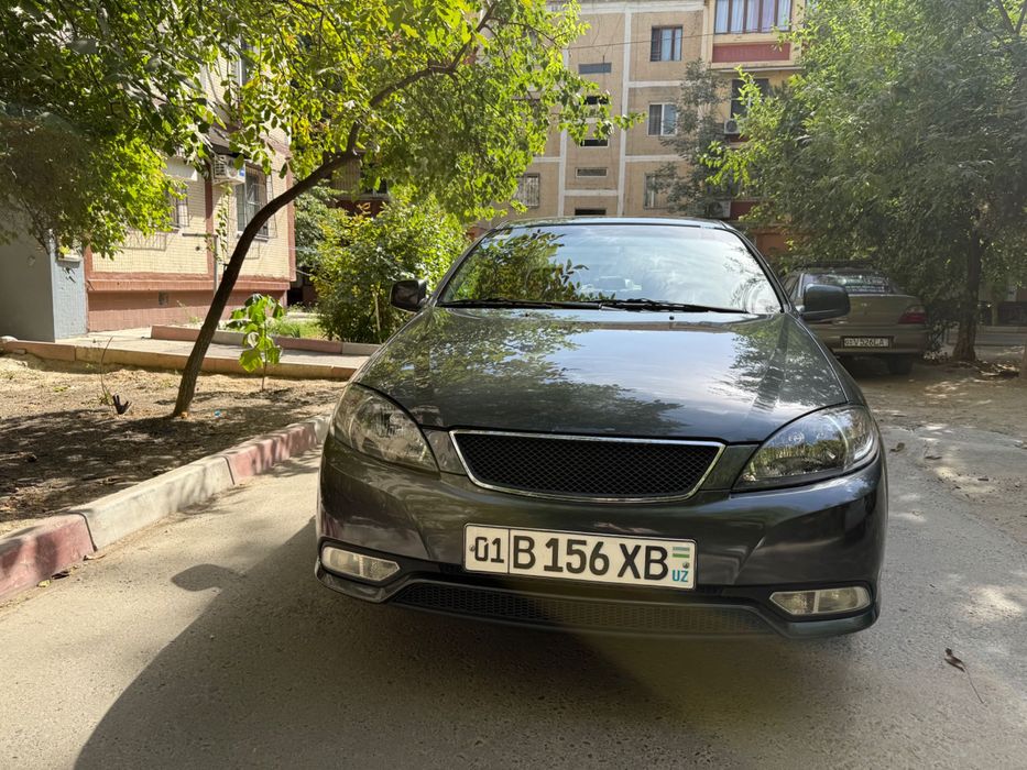 Продается джентра 3 позиция автомат. В хорошем состоянии.