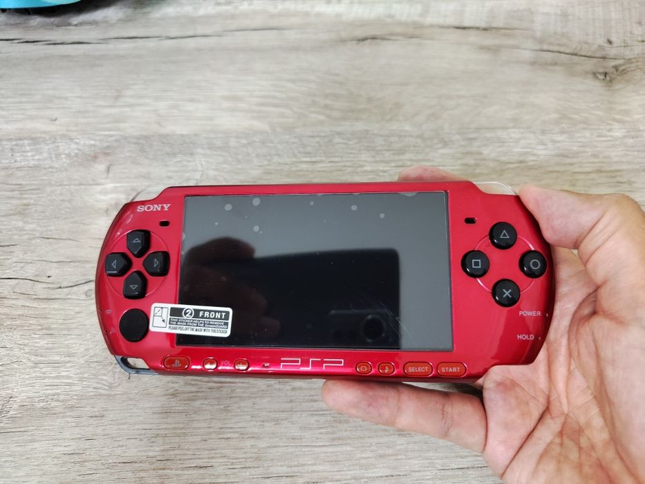 PSP 3000 красный