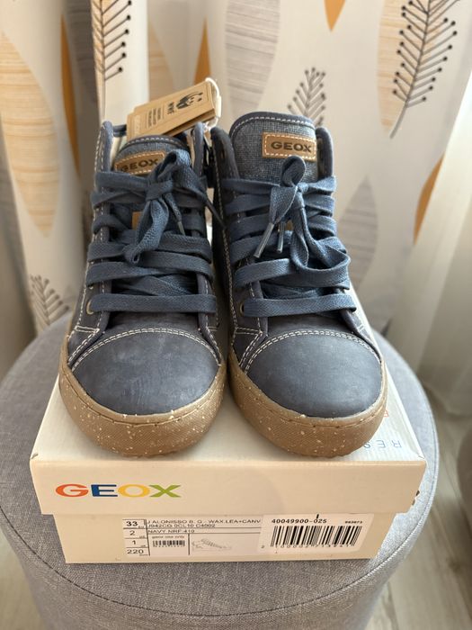 Чисто нови Geox кецове , обувки 33 номер