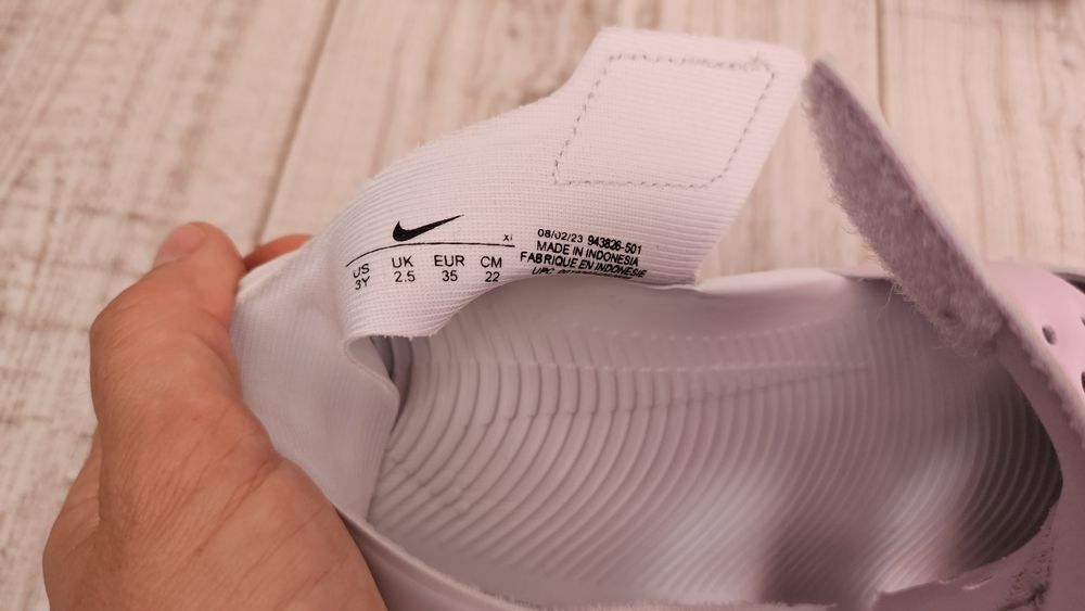 Нови сандалети Nike