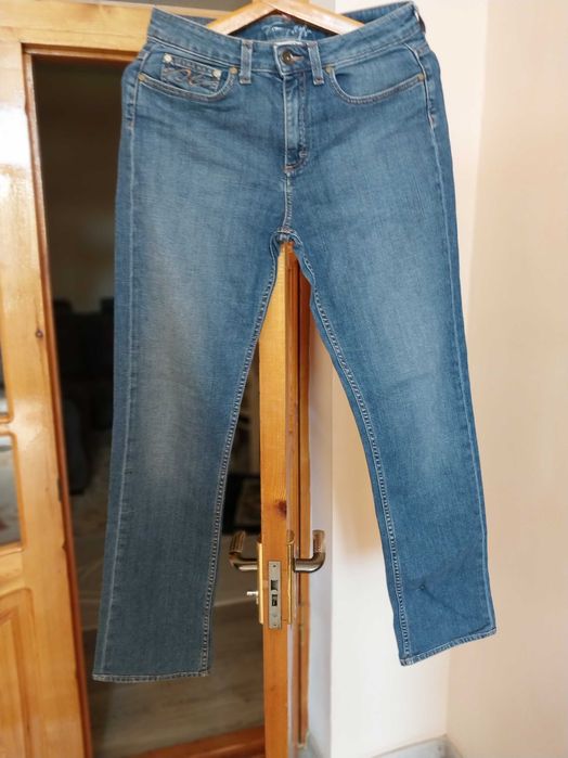 Продам джинсы женские