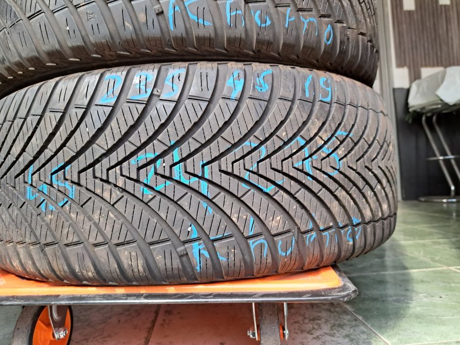 2 anvelope 235/45 R18 Khumo allseason 2024