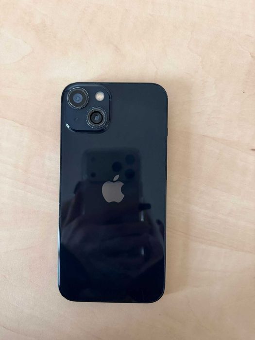 IPhone 13 – работещ, дефект в камерата, пълен комплект