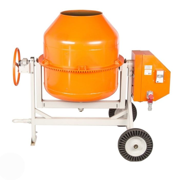 Столы каменщика с бадьями для раствора