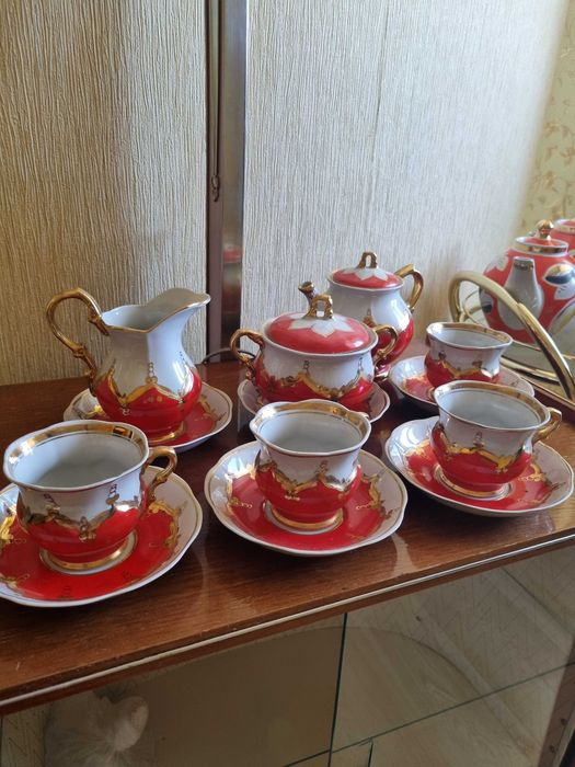 Сервиз "Красные бутоны" раритет