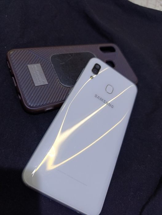 Samsung A30 + chexol