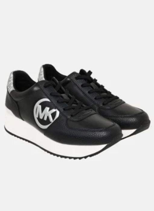 Sneakers / обувки