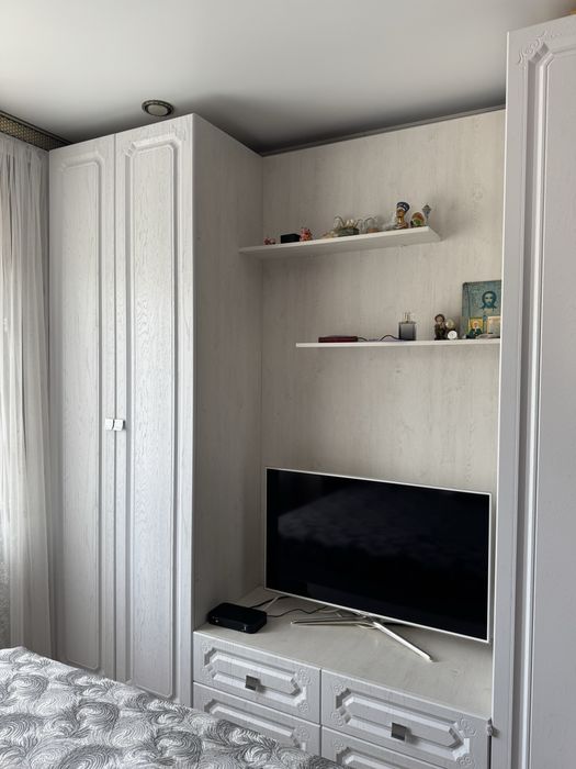 Продам спальный гарнитур