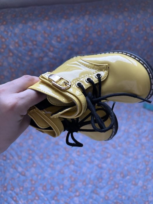 Продам обувь девочке