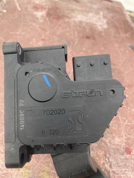 Педал газ потенциометър за газта на опел корса Д