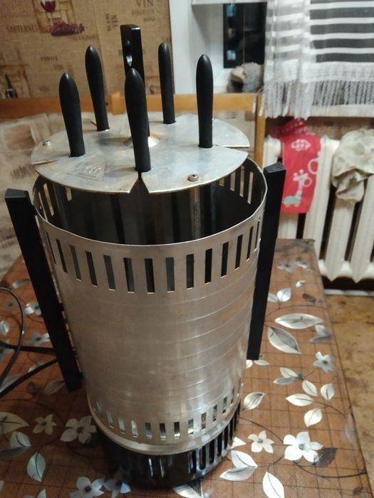 Продам электрошашлычницу