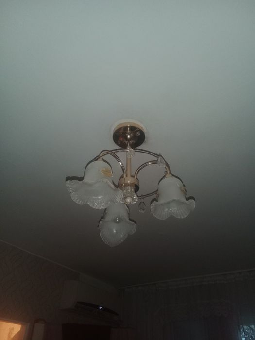 Люстра для дома хорошом состояние