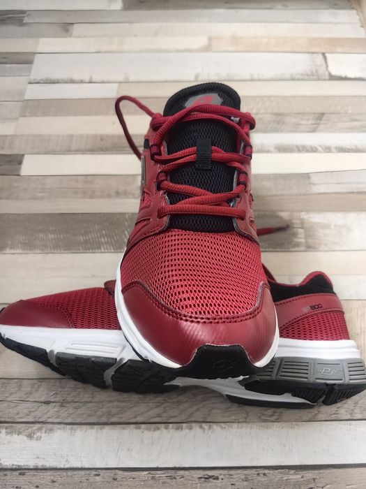 Маратонки нови 44 и 42 номер