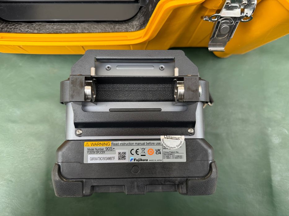 Fujikura 90S+ – Професионален оптичен сплайсер | Пълен комплект