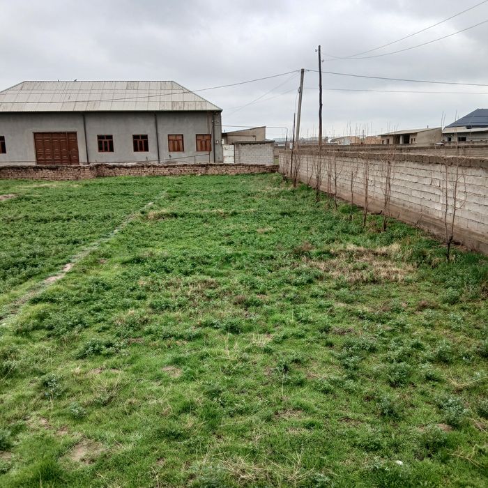 6 sotix yer sotiladi