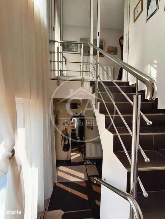 Casa de vânzare cu 6 camere in Episcopia, Bihor