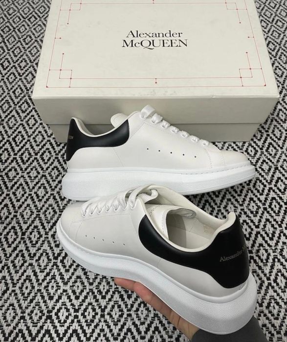 Alexander McQueen la DOAR 249 LEI