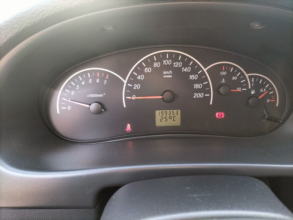 Продам Приору 13 год
